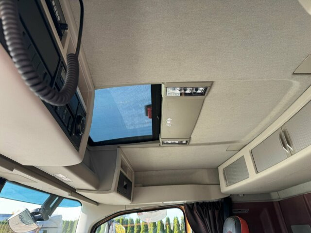 Volvo FH16 750 8X4 Holztransport Alukar TOP! - Logging truck: picture 4 Volvo FH16 750 8X4 Holztransport Alukar TOP! - Logging truck: picture 4