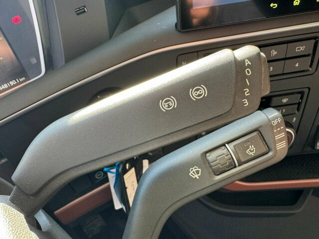 Volvo FH16 750 8X4 Holztransport Alukar TOP! - Logging truck: picture 3 Volvo FH16 750 8X4 Holztransport Alukar TOP! - Logging truck: picture 3