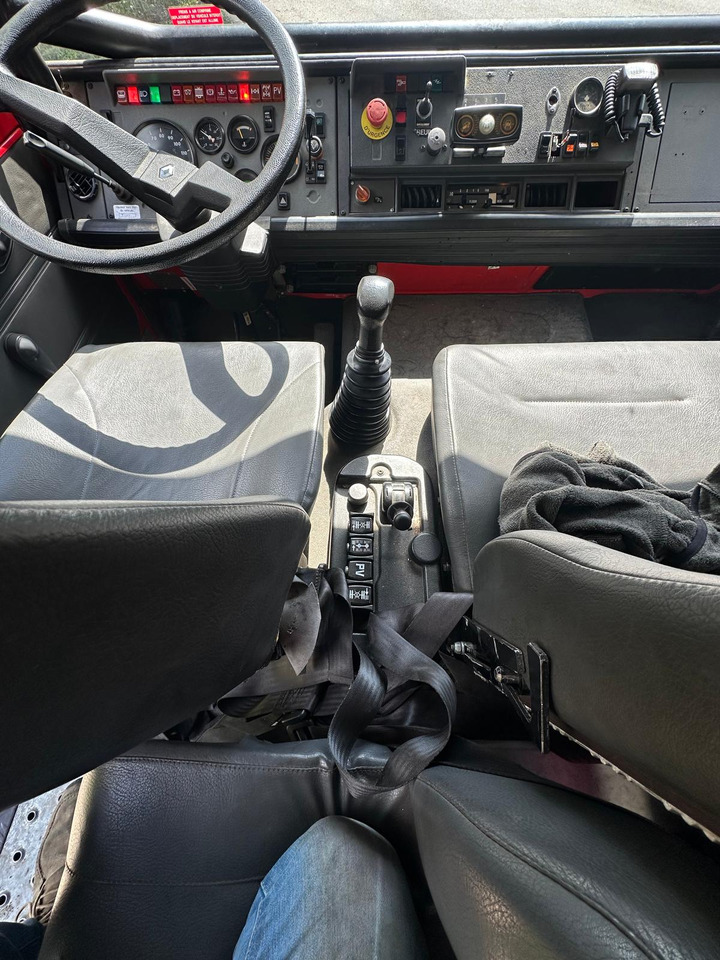 Fire truck RENAULT M180: picture 12