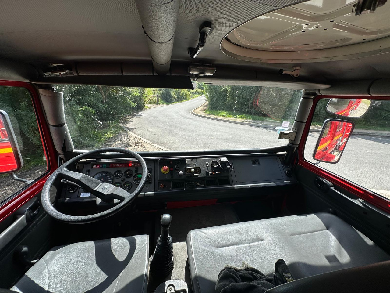 Fire truck RENAULT M180: picture 13
