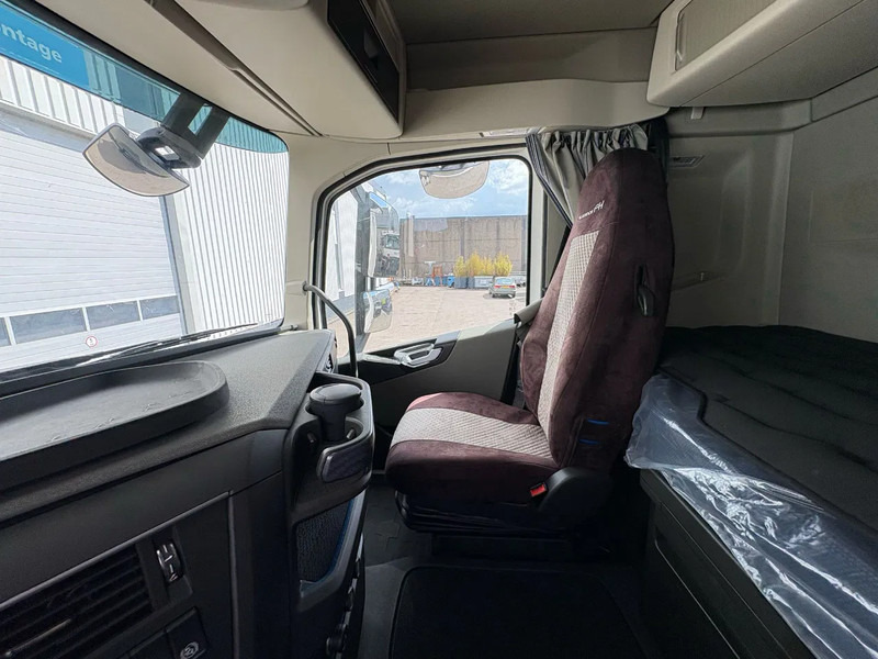 Volvo FH 500 Volvo FH 500 Amphitec Vortex 9000 - Vacuum truck: picture 4 Volvo FH 500 Volvo FH 500 Amphitec Vortex 9000 - Vacuum truck: picture 4