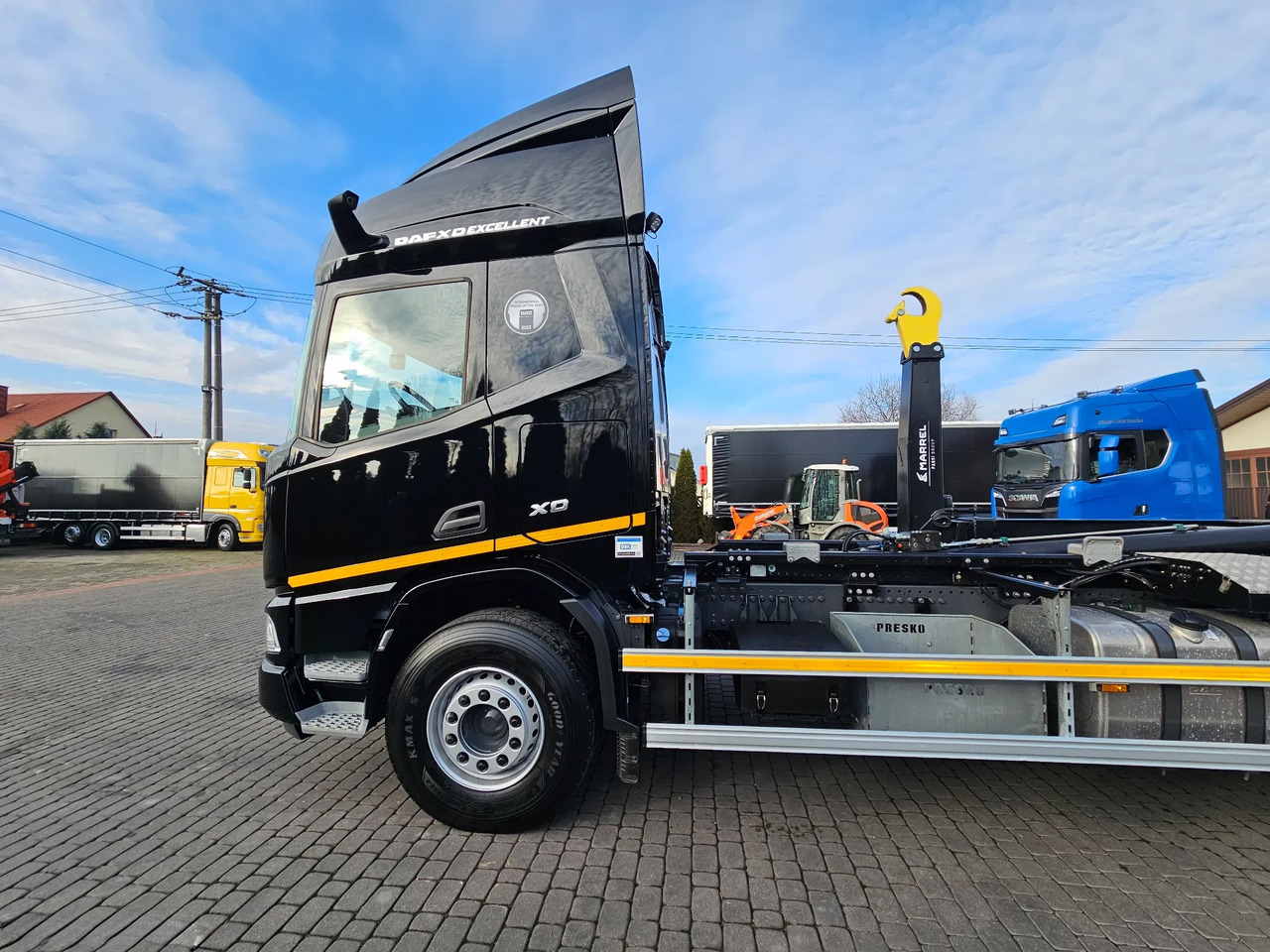 Hook lift truck DAF XD 450: picture 20
