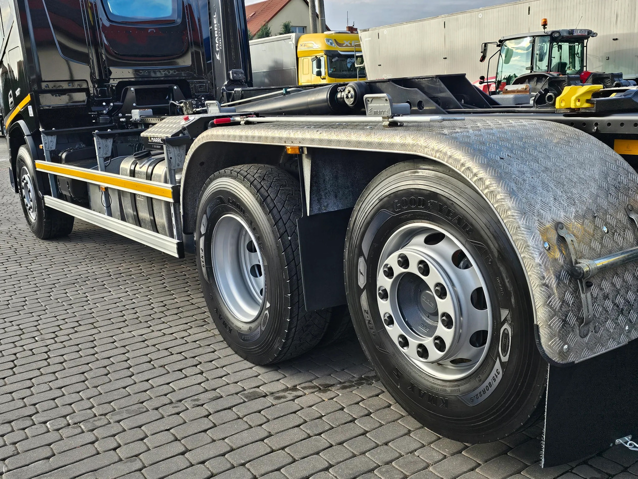 Hook lift truck DAF XD 450: picture 13