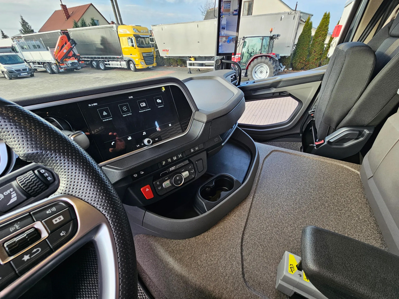 Hook lift truck DAF XD 450: picture 21