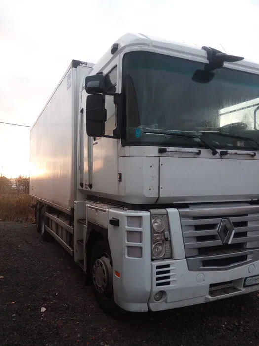 RENAULT Magnum 460 - Refrigerator truck: picture 3 RENAULT Magnum 460 - Refrigerator truck: picture 3