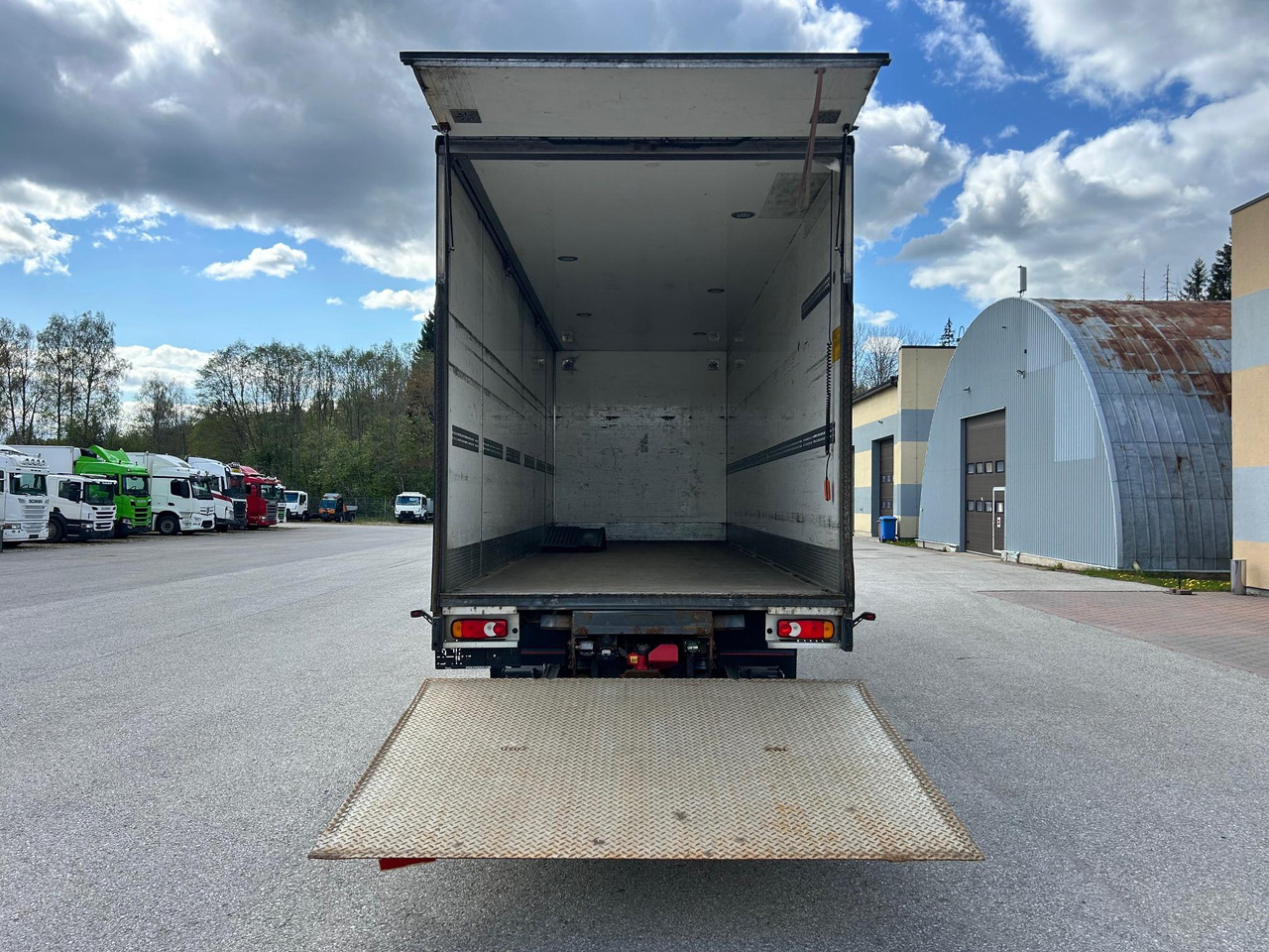 RENAULT T520 - Box truck: picture 5 RENAULT T520 - Box truck: picture 5