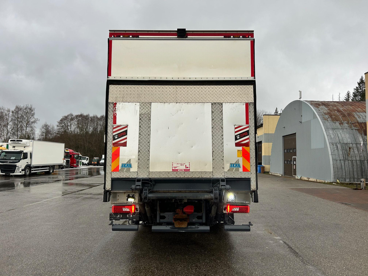 SCANIA G450 - Refrigerator truck: picture 4 SCANIA G450 - Refrigerator truck: picture 4