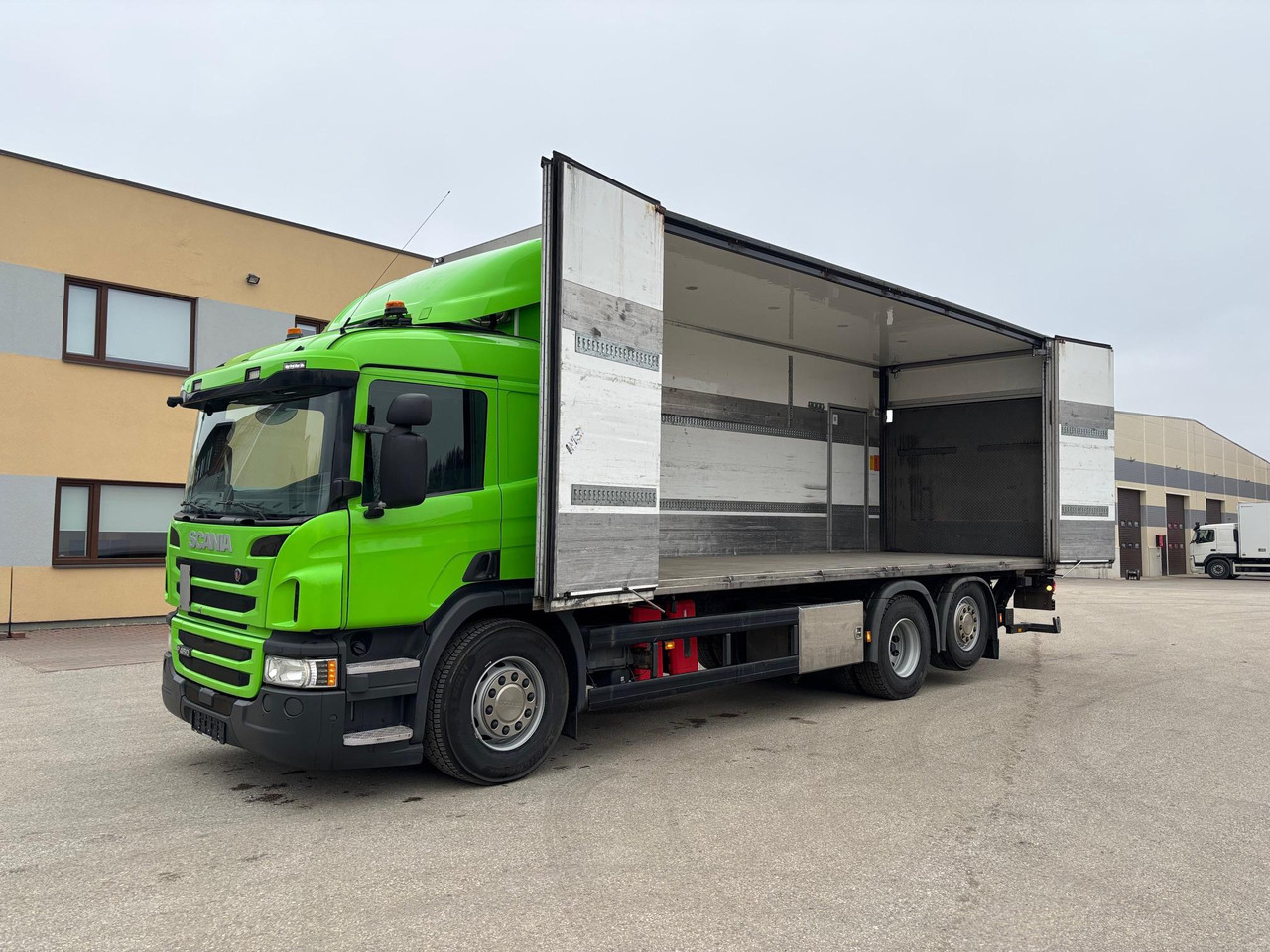 SCANIA P450 - Box truck: picture 2 SCANIA P450 - Box truck: picture 2