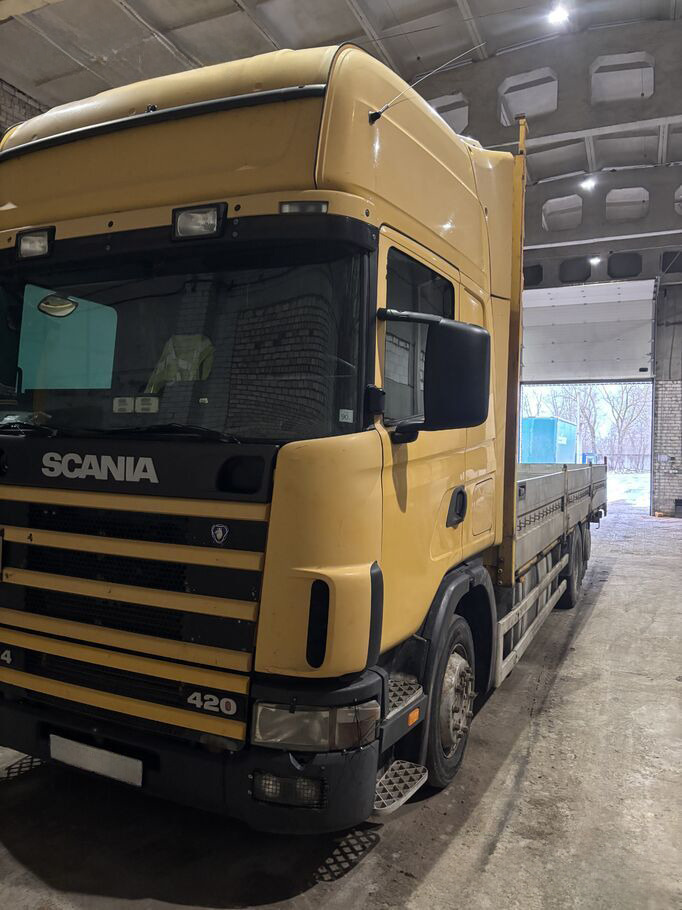 SCANIA R124.420 - Dropside/ Flatbed truck: picture 2 SCANIA R124.420 - Dropside/ Flatbed truck: picture 2
