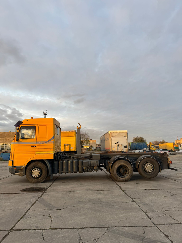 SCANIA 113M 380 - Tractor unit: picture 4 SCANIA 113M 380 - Tractor unit: picture 4