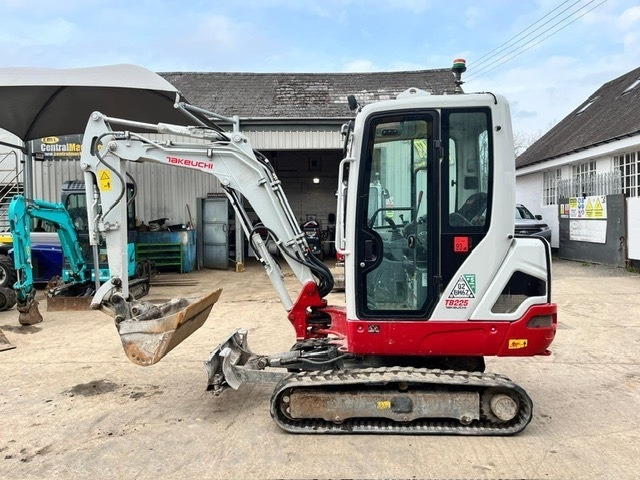 Takeuchi TB 225 - Mini excavator: picture 5 Takeuchi TB 225 - Mini excavator: picture 5