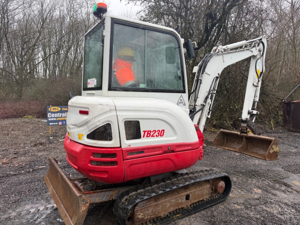 Takeuchi TB 230 - Mini excavator: picture 3 Takeuchi TB 230 - Mini excavator: picture 3