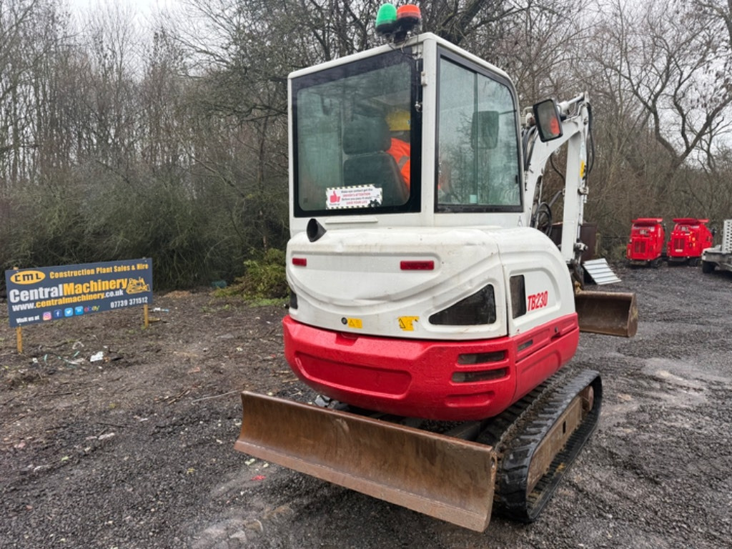 Takeuchi TB 230 - Mini excavator: picture 4 Takeuchi TB 230 - Mini excavator: picture 4