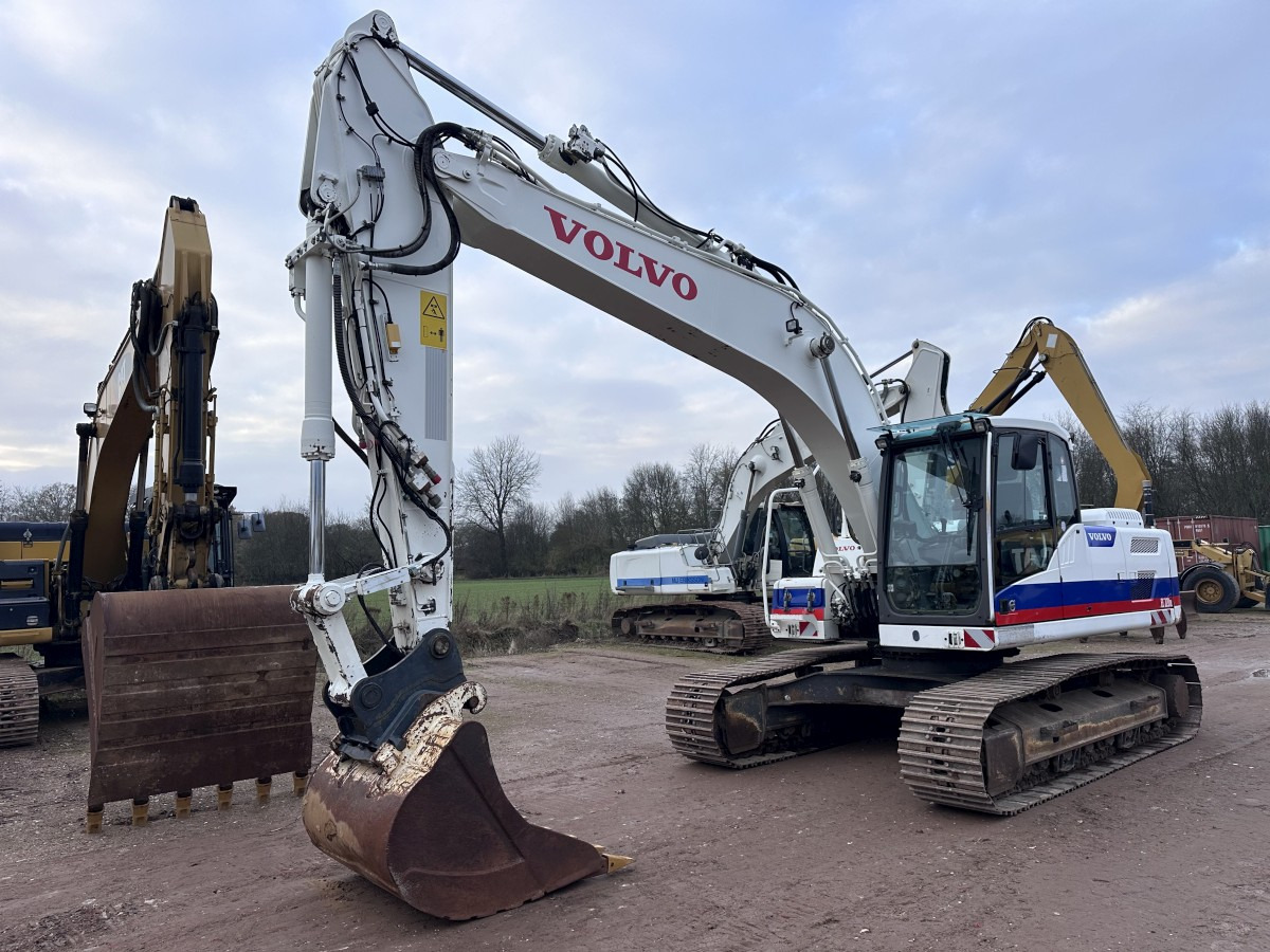 VOLVO EC 220 DL German machine! - Excavator: picture 3 VOLVO EC 220 DL German machine! - Excavator: picture 3