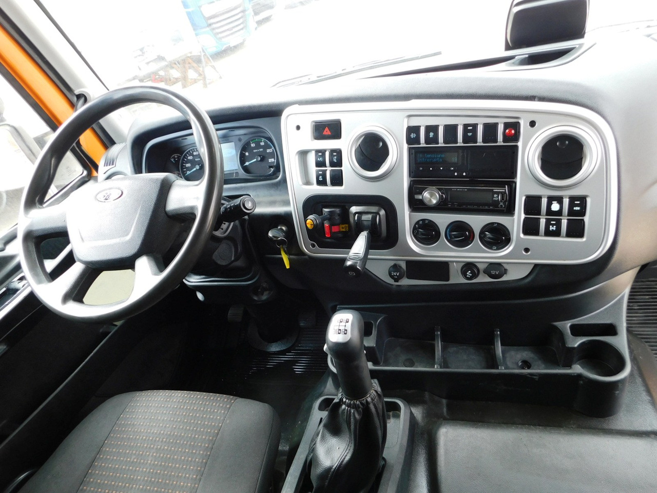 Tipper Ford 4142d 8x4 dcab e6 16s2230: picture 6