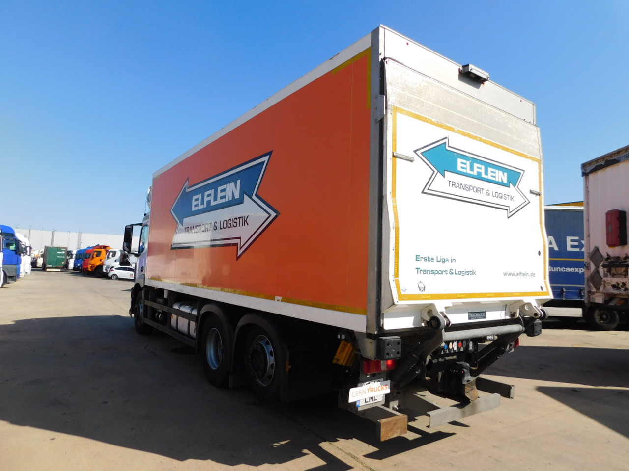 Mercedes Antos - Refrigerator truck: picture 4 Mercedes Antos - Refrigerator truck: picture 4