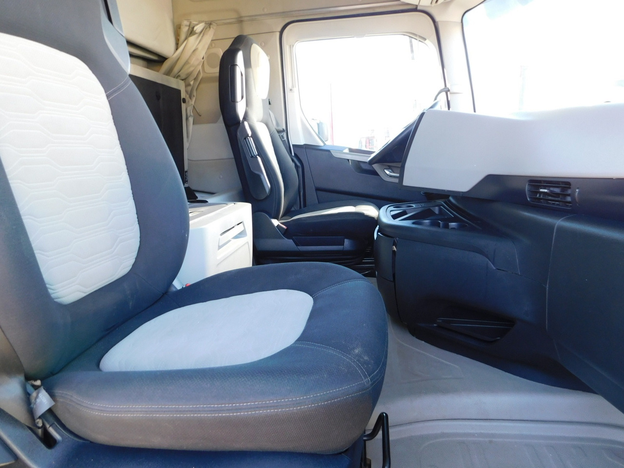 Ford F max 4x2 scab e6 12s2620 - Tractor unit: picture 5 Ford F max 4x2 scab e6 12s2620 - Tractor unit: picture 5