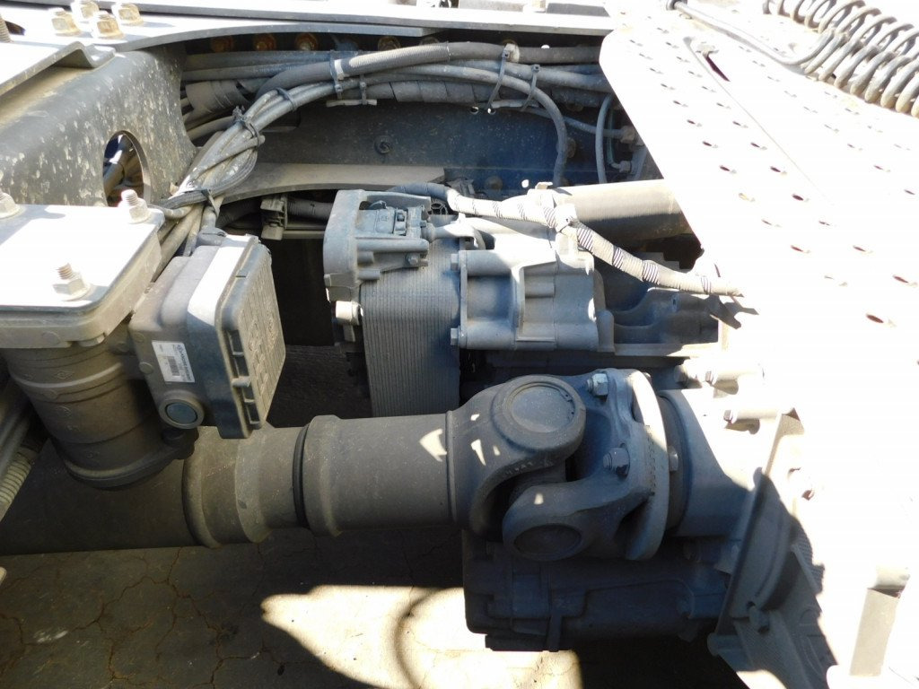 Tractor unit Ford F max 4x2 scab e6 12s2620: picture 7