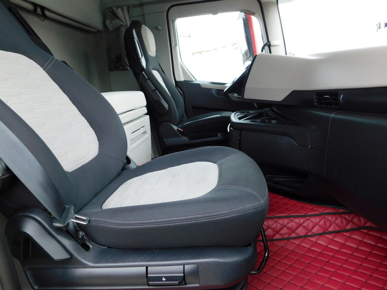 Ford F max 4x2 scab e6 12tx2620 - Tractor unit: picture 5 Ford F max 4x2 scab e6 12tx2620 - Tractor unit: picture 5