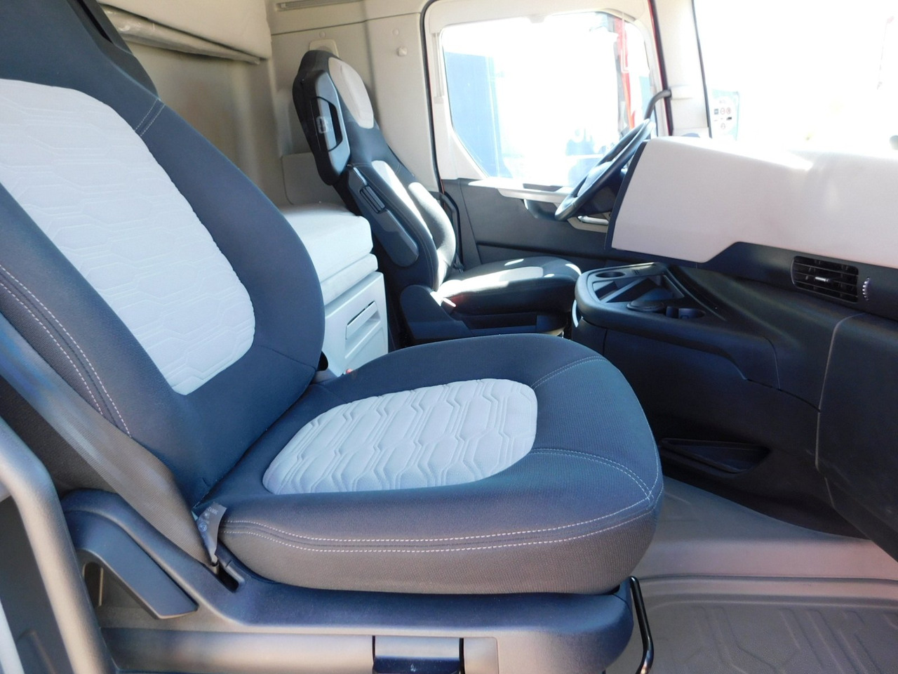 Ford F max ll 4x2 scab e6 12tx2620 - Tractor unit: picture 5 Ford F max ll 4x2 scab e6 12tx2620 - Tractor unit: picture 5