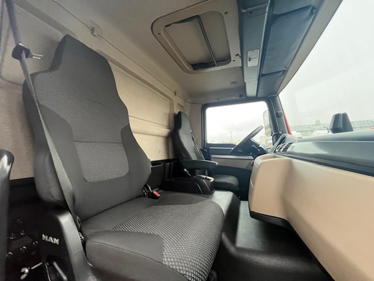 MAN TGM 18.320 4x2 BL Euro6 Klima Luftfeder - Curtainsider truck: picture 2 MAN TGM 18.320 4x2 BL Euro6 Klima Luftfeder - Curtainsider truck: picture 2