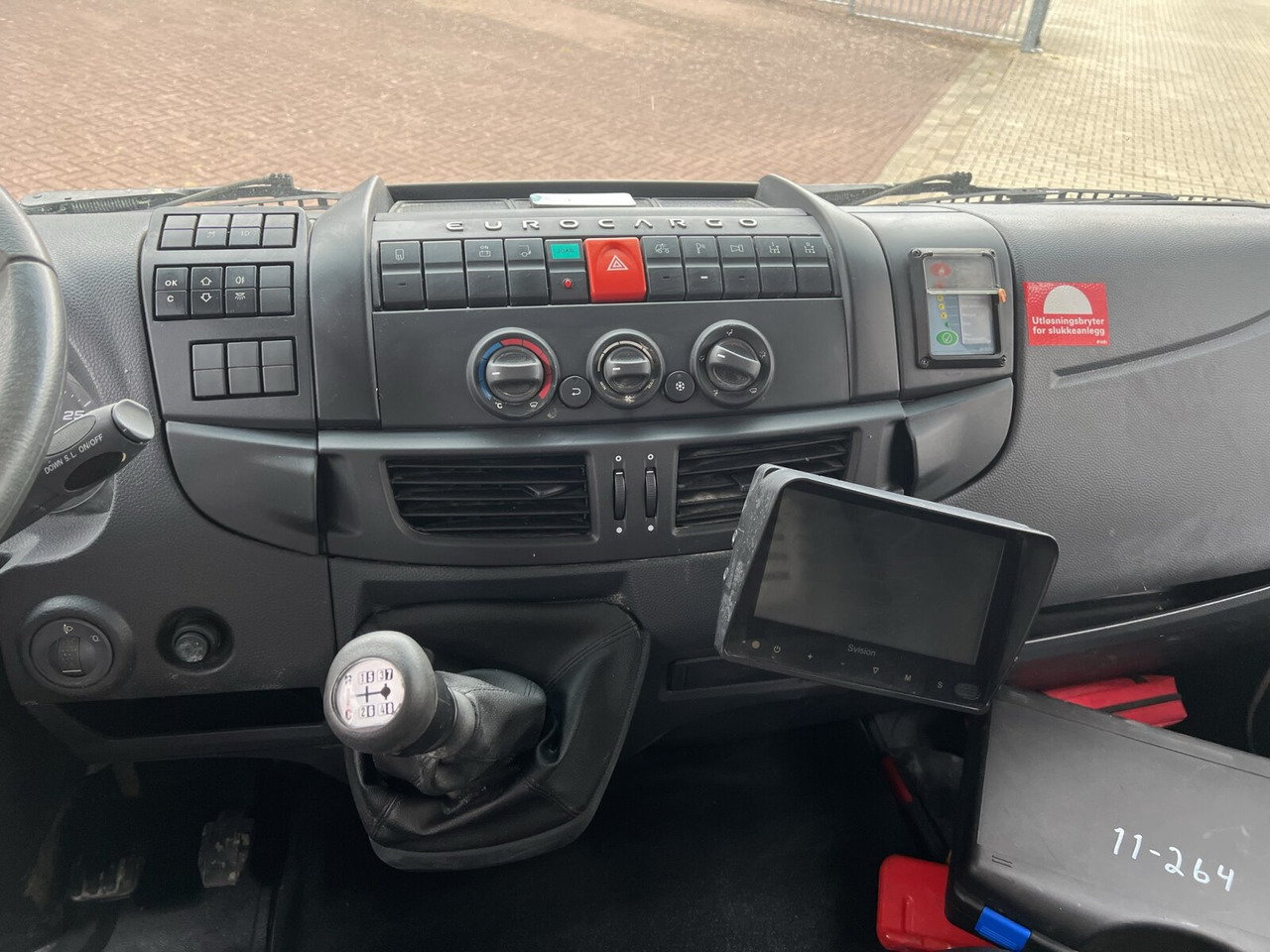 EuroCargo ML190EL32 4x2 EuroCargo ML190EL32 4x2 - Cab chassis truck: picture 5 EuroCargo ML190EL32 4x2 EuroCargo ML190EL32 4x2 - Cab chassis truck: picture 5