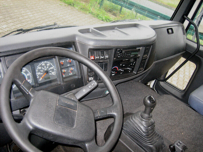 Interior photo 1: Leasing of FL 6-12 4x2 FL 6-12 4x2, 4x vorhanden! FL 6-12 4x2 FL 6-12 4x2, 4x vorhanden! Interior photo 1: Leasing of FL 6-12 4x2 FL 6-12 4x2, 4x vorhanden! FL 6-12 4x2 FL 6-12 4x2, 4x vorhanden!