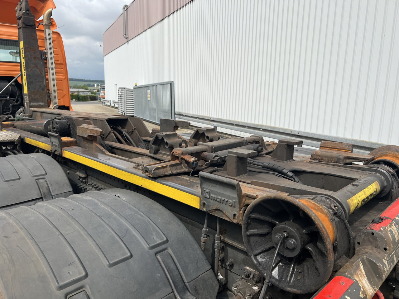 FMX 540 6x2 FMX 540 6x2, Lenk-/Liftachse, Motorabtrieb - Hook lift truck: picture 2 FMX 540 6x2 FMX 540 6x2, Lenk-/Liftachse, Motorabtrieb - Hook lift truck: picture 2