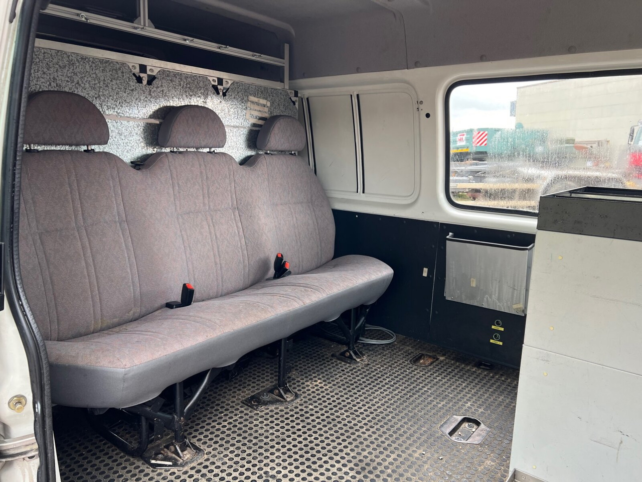 Ford Transit 2.0 4x2 Transit 2.0 4x2, Benziner! - Combi van: picture 5 Ford Transit 2.0 4x2 Transit 2.0 4x2, Benziner! - Combi van: picture 5
