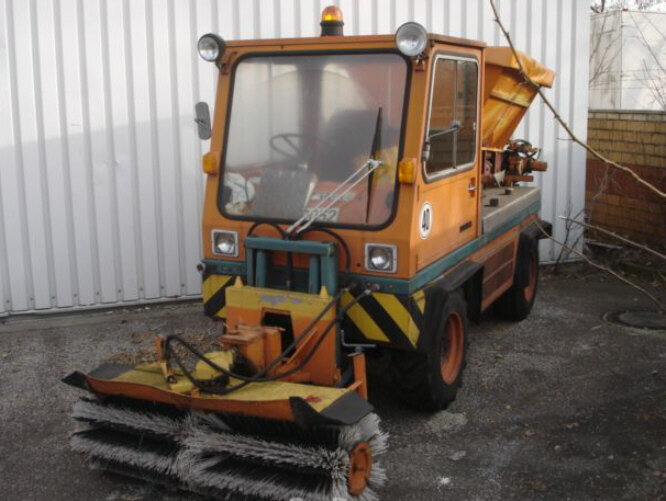 GT 1200B 4x4 - Road sweeper: picture 1 GT 1200B 4x4 - Road sweeper: picture 1