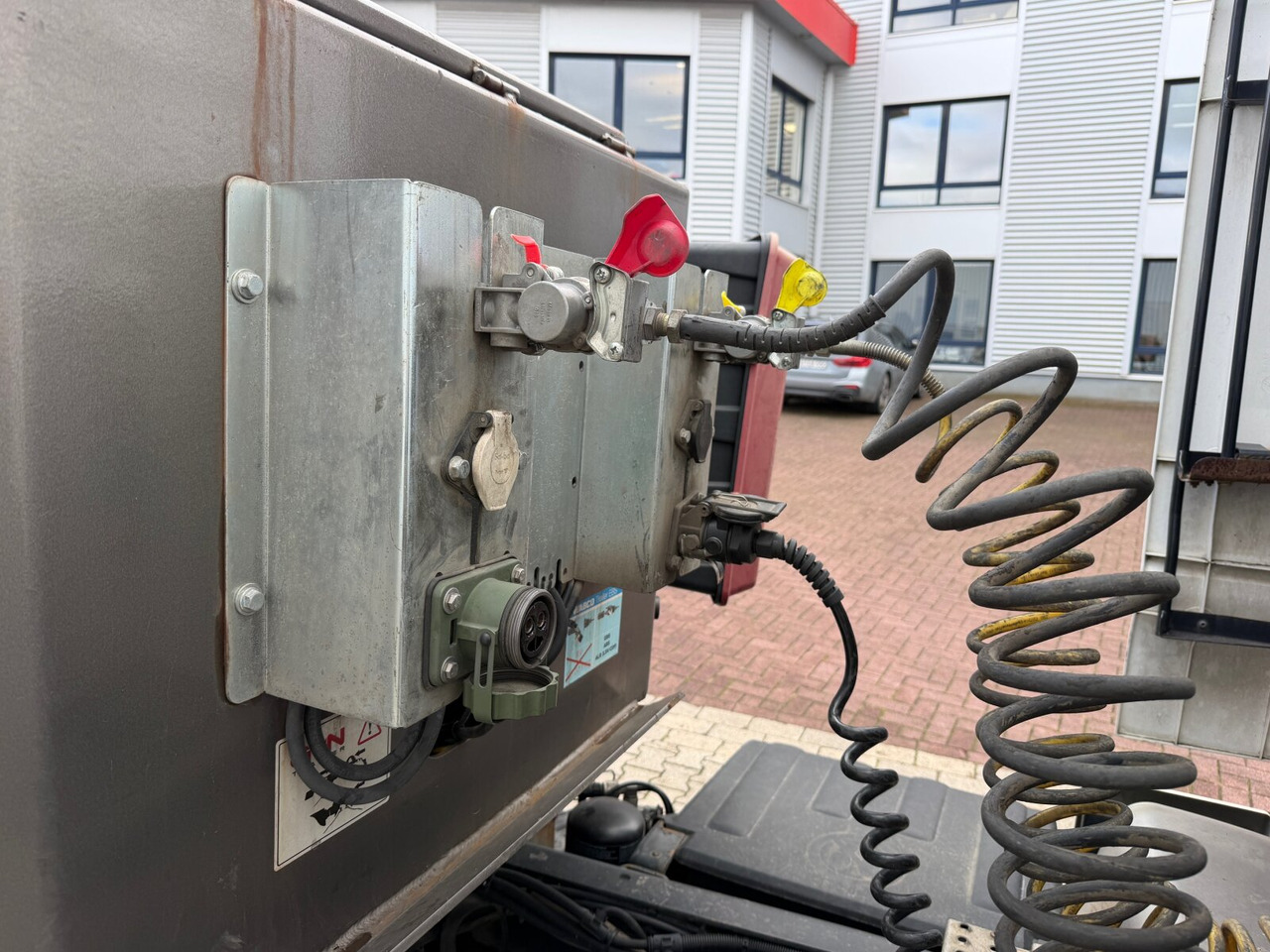 GVN Trailer 329 GVN Trailer 329, Liftachse, Verbr. auf 3m, hydr. Rampen - Low loader semi-trailer: picture 2 GVN Trailer 329 GVN Trailer 329, Liftachse, Verbr. auf 3m, hydr. Rampen - Low loader semi-trailer: picture 2