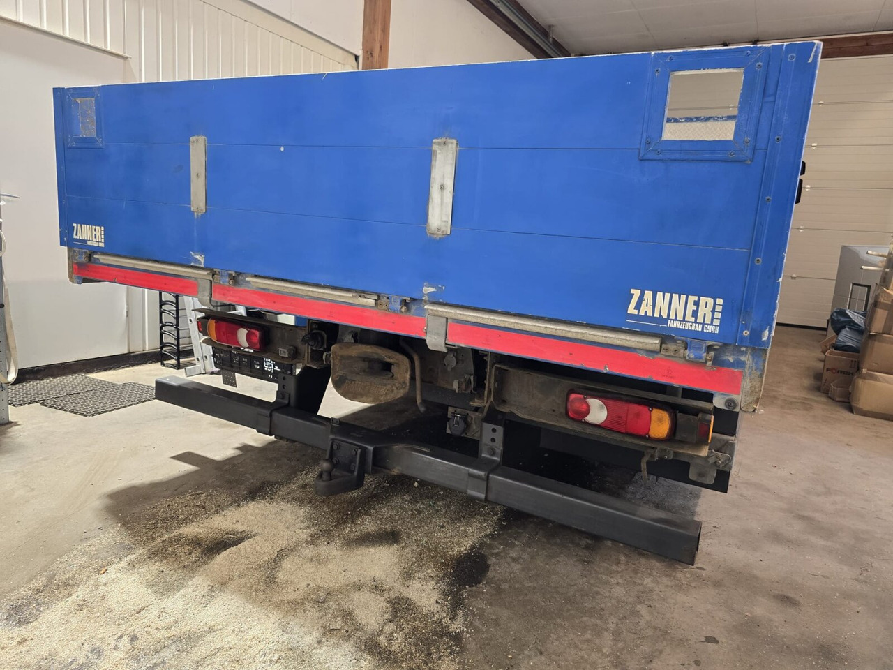 Iveco EuroCargo ML140E25/P 4x2 EuroCargo ML140E25/P 4x2, EEV, 6-Zylinder, 2x AHK - Dropside/ Flatbed truck: picture 3 Iveco EuroCargo ML140E25/P 4x2 EuroCargo ML140E25/P 4x2, EEV, 6-Zylinder, 2x AHK - Dropside/ Flatbed truck: picture 3