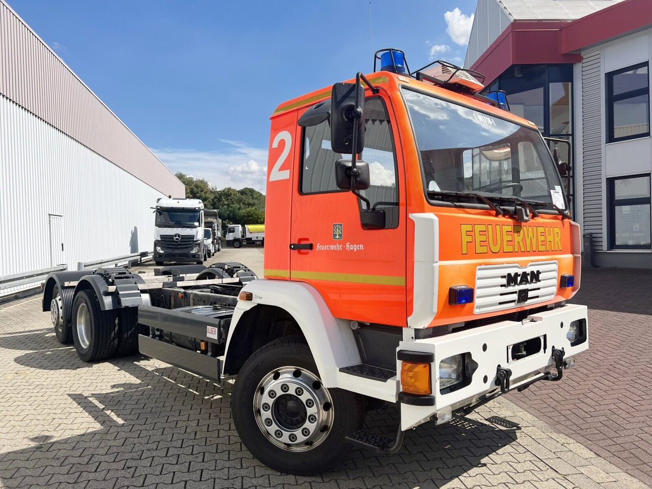 Interior photo 1: Cab chassis truck MAN 25/18.284 6x2-4 LL 25/18.284 6x2-4 LL, Retarder, Lenkachse