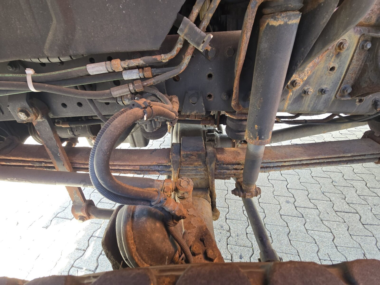 Cab chassis truck MAN F10 26.272 6x6 F10 26.272 6x6, F90: picture 14