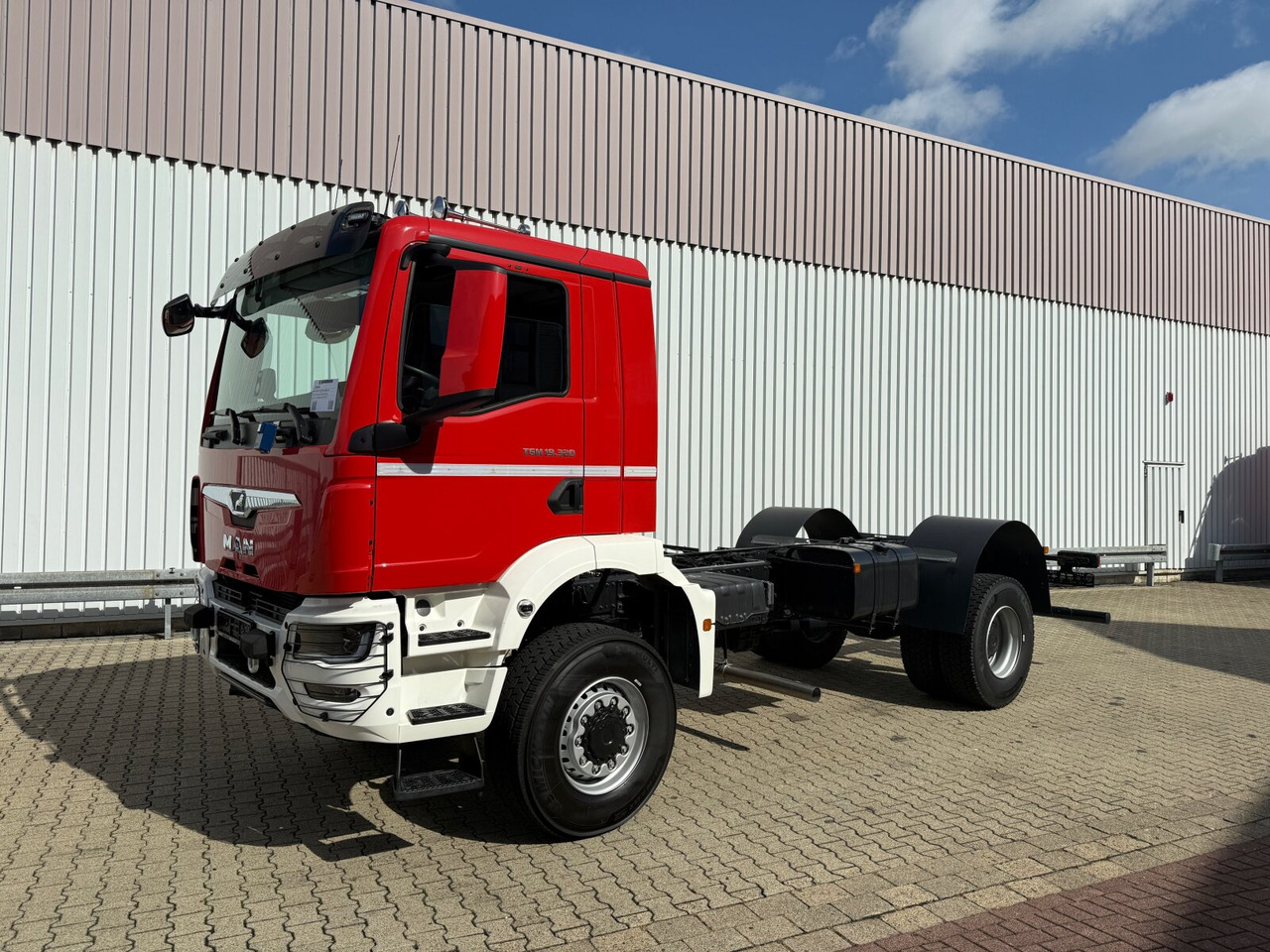 MAN TGM 18.320 4x4 BB CH TGM 18.320 4x4 BB CH - Cab chassis truck: picture 1 MAN TGM 18.320 4x4 BB CH TGM 18.320 4x4 BB CH - Cab chassis truck: picture 1