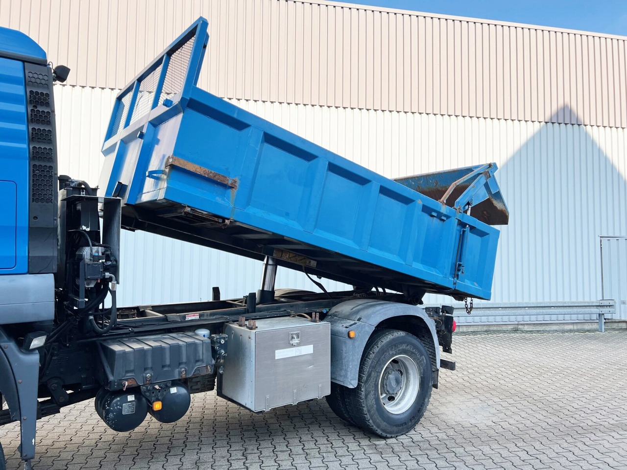 MAN TGS 18.360 4X4 BL TGS 18.360 4X4 BL, Hinterkipper, hydr. Heckklappe, Winterdienstausstattung - Tipper: picture 4 MAN TGS 18.360 4X4 BL TGS 18.360 4X4 BL, Hinterkipper, hydr. Heckklappe, Winterdienstausstattung - Tipper: picture 4