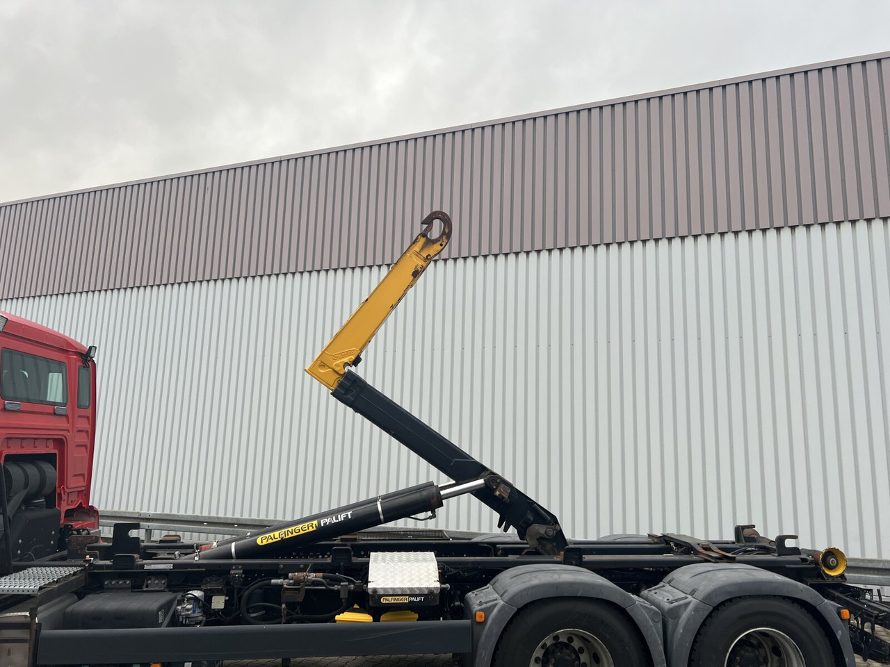 MAN TGS 26.440 6X4 BL TGS 26.440 6X4 BL - Hook lift truck: picture 2 MAN TGS 26.440 6X4 BL TGS 26.440 6X4 BL - Hook lift truck: picture 2