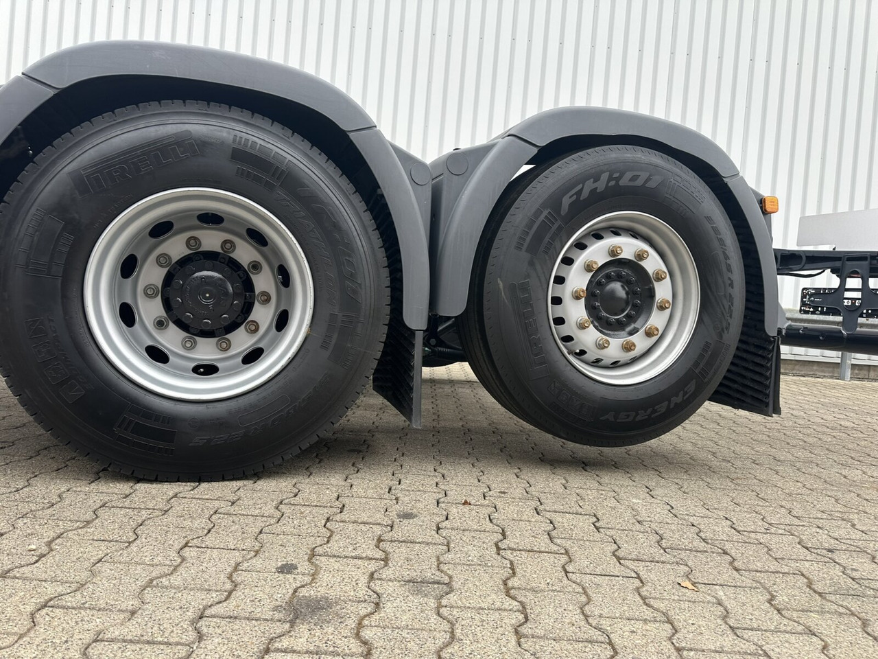 MAN TGS 26.470 6x2-4 BL CH TGS 26.470 6x2-4 BL CH, Lenk-/Liftachse, NMV, Radstand 3,9m - Hook lift truck: picture 4 MAN TGS 26.470 6x2-4 BL CH TGS 26.470 6x2-4 BL CH, Lenk-/Liftachse, NMV, Radstand 3,9m - Hook lift truck: picture 4