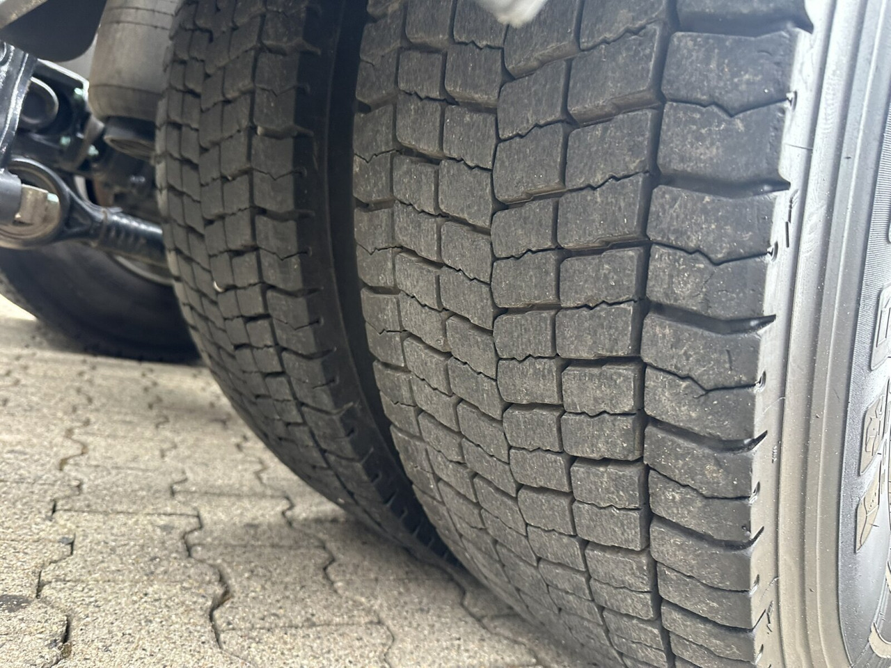 MAN TGS 26.470 6x2-4 BL CH TGS 26.470 6x2-4 BL CH, Lenk-/Liftachse, NMV, Radstand 3,9m - Hook lift truck: picture 5 MAN TGS 26.470 6x2-4 BL CH TGS 26.470 6x2-4 BL CH, Lenk-/Liftachse, NMV, Radstand 3,9m - Hook lift truck: picture 5