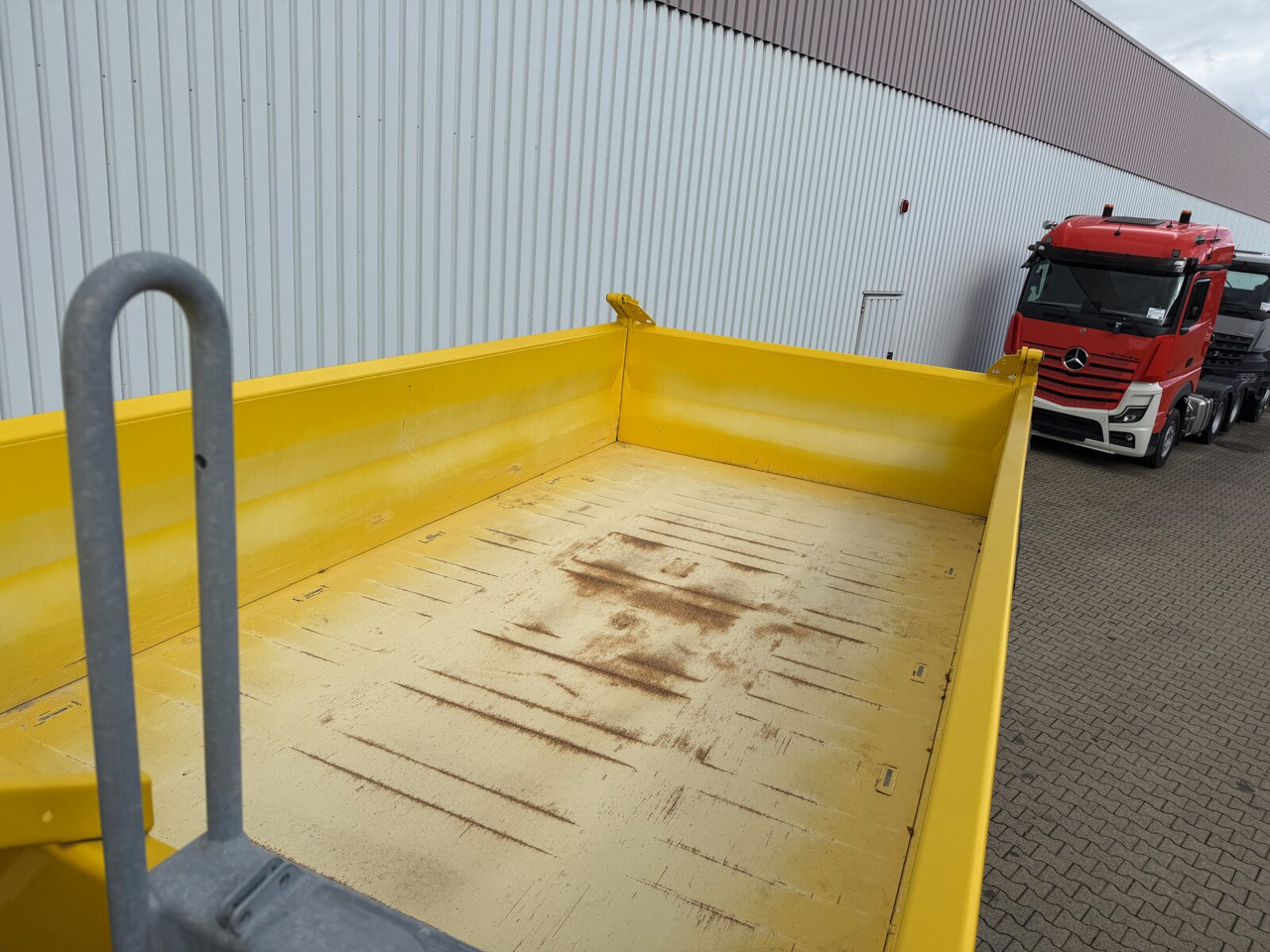 MAN TGS 26.470 6x6 BB TGS 26.470 6x6 BB, Hohe Bauart, Navi, Motorabtrieb, Bordmatik - Tipper: picture 3 MAN TGS 26.470 6x6 BB TGS 26.470 6x6 BB, Hohe Bauart, Navi, Motorabtrieb, Bordmatik - Tipper: picture 3