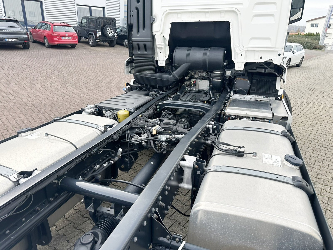 MAN TGS 26.480 6x2-4 LL TGS 26.480 6x2-4 LL, Retarder, Lenk-/Liftachse, Standklima - Cab chassis truck: picture 4 MAN TGS 26.480 6x2-4 LL TGS 26.480 6x2-4 LL, Retarder, Lenk-/Liftachse, Standklima - Cab chassis truck: picture 4