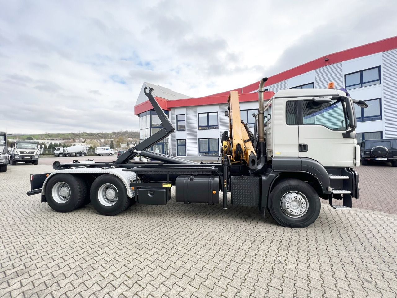 Hook lift truck, Crane truck MAN TGS 33.440 6X4 BL TGS 33.440 6X4 BL mit Kran Effer 165-3S, Funk: picture 10