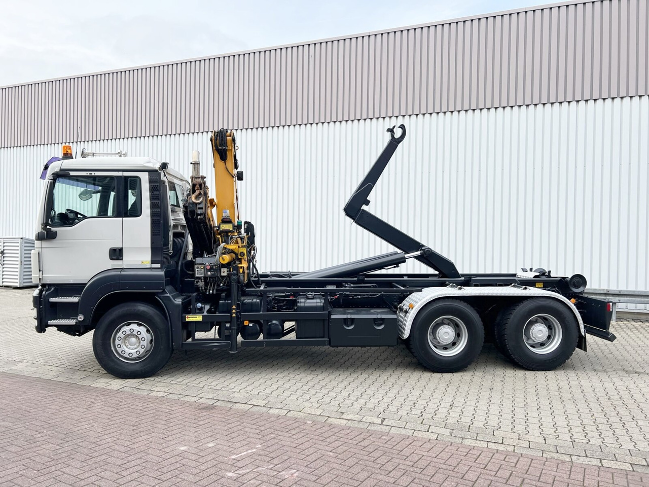 Hook lift truck, Crane truck MAN TGS 33.440 6X4 BL TGS 33.440 6X4 BL mit Kran Effer 165-3S, Funk: picture 13