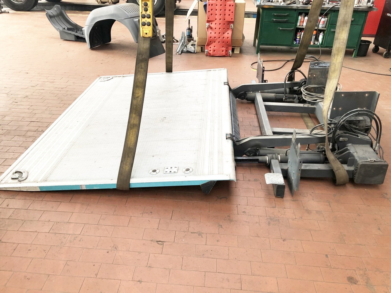 Tail lift MBB C 1500 S Ladebordwand MBB C 1500 S Ladebordwand: picture 1