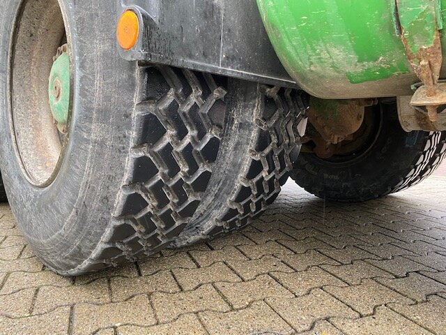 Cab chassis truck Mercedes-Benz 2635 6x4 2635 6x4, V8-Motor: picture 11