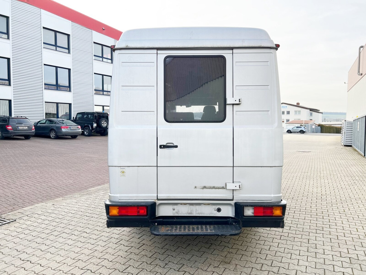 Minibus, Passenger van Mercedes-Benz 711 D-KA 4x2 711 D-KA 4x2, Standklima, 11-Sitze, 2 x on stock: picture 12