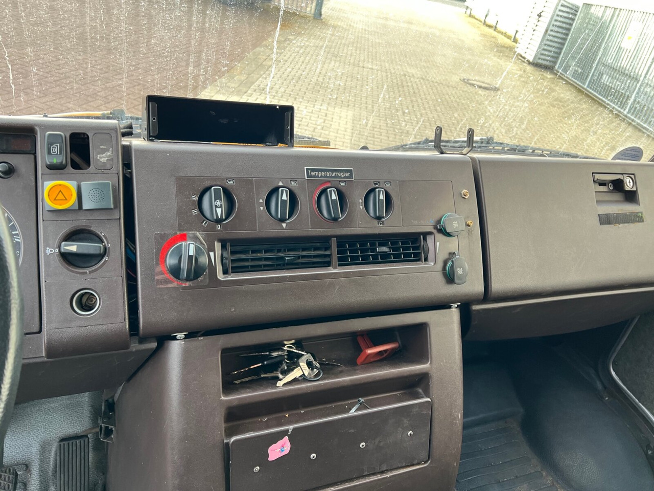 Minibus, Passenger van Mercedes-Benz 711 D-KA 4x2 711 D-KA 4x2, Standklima, 11-Sitze, 2 x on stock: picture 5