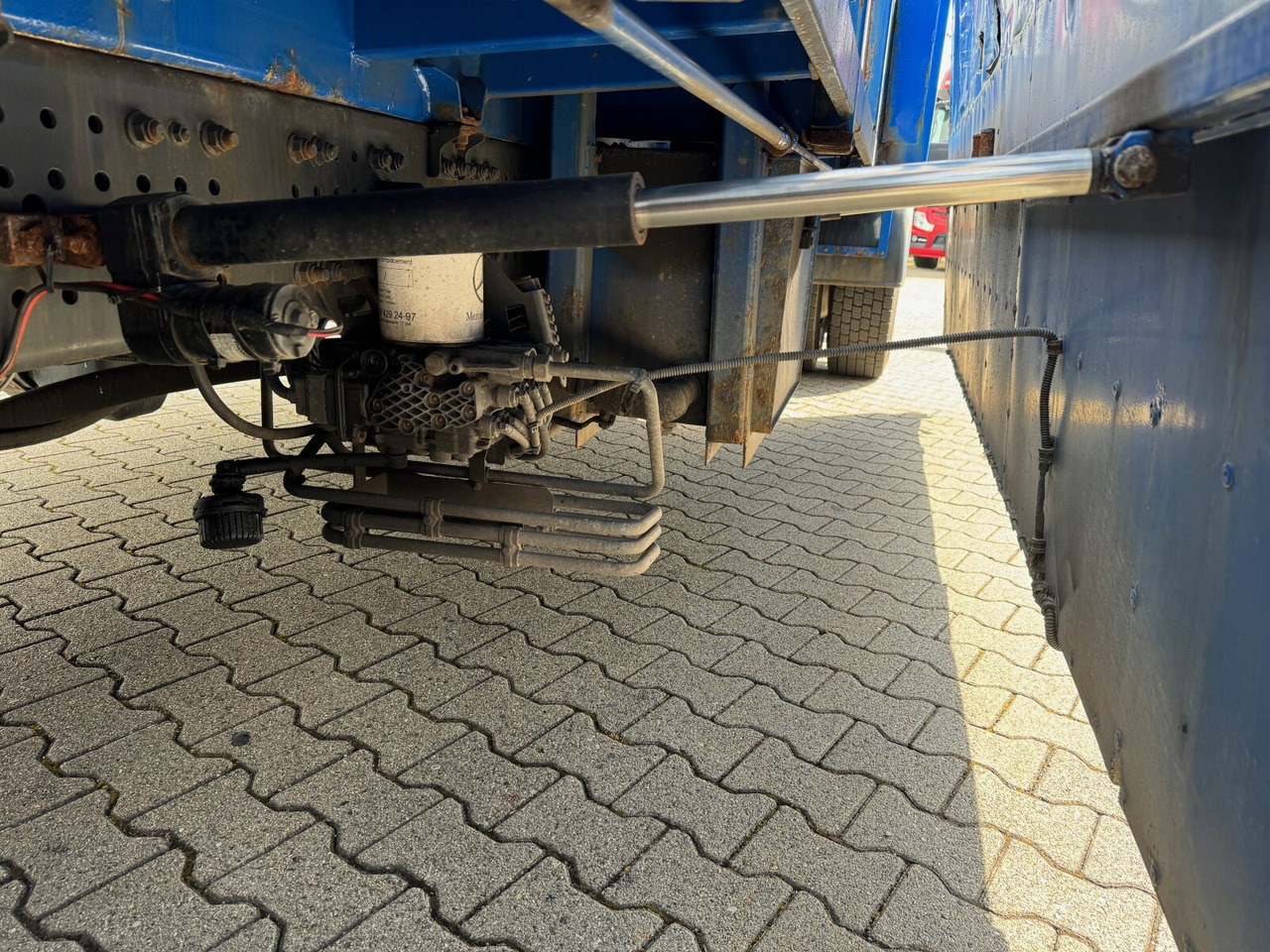 Mercedes-Benz Actros 1836 L 4x2 Actros 1836 L 4x2, Glastransporter, Heckkran Palfinger Pk 12002-EH, Funk - Crane truck: picture 2 Mercedes-Benz Actros 1836 L 4x2 Actros 1836 L 4x2, Glastransporter, Heckkran Palfinger Pk 12002-EH, Funk - Crane truck: picture 2