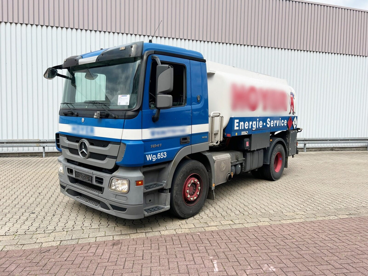 Mercedes-Benz Actros 1841 L 4x2 Actros 1841 L 4x2, Esterer-Tankaufbau, 3 Kammern, 14.000l, ADR - Tank truck: picture 1 Mercedes-Benz Actros 1841 L 4x2 Actros 1841 L 4x2, Esterer-Tankaufbau, 3 Kammern, 14.000l, ADR - Tank truck: picture 1