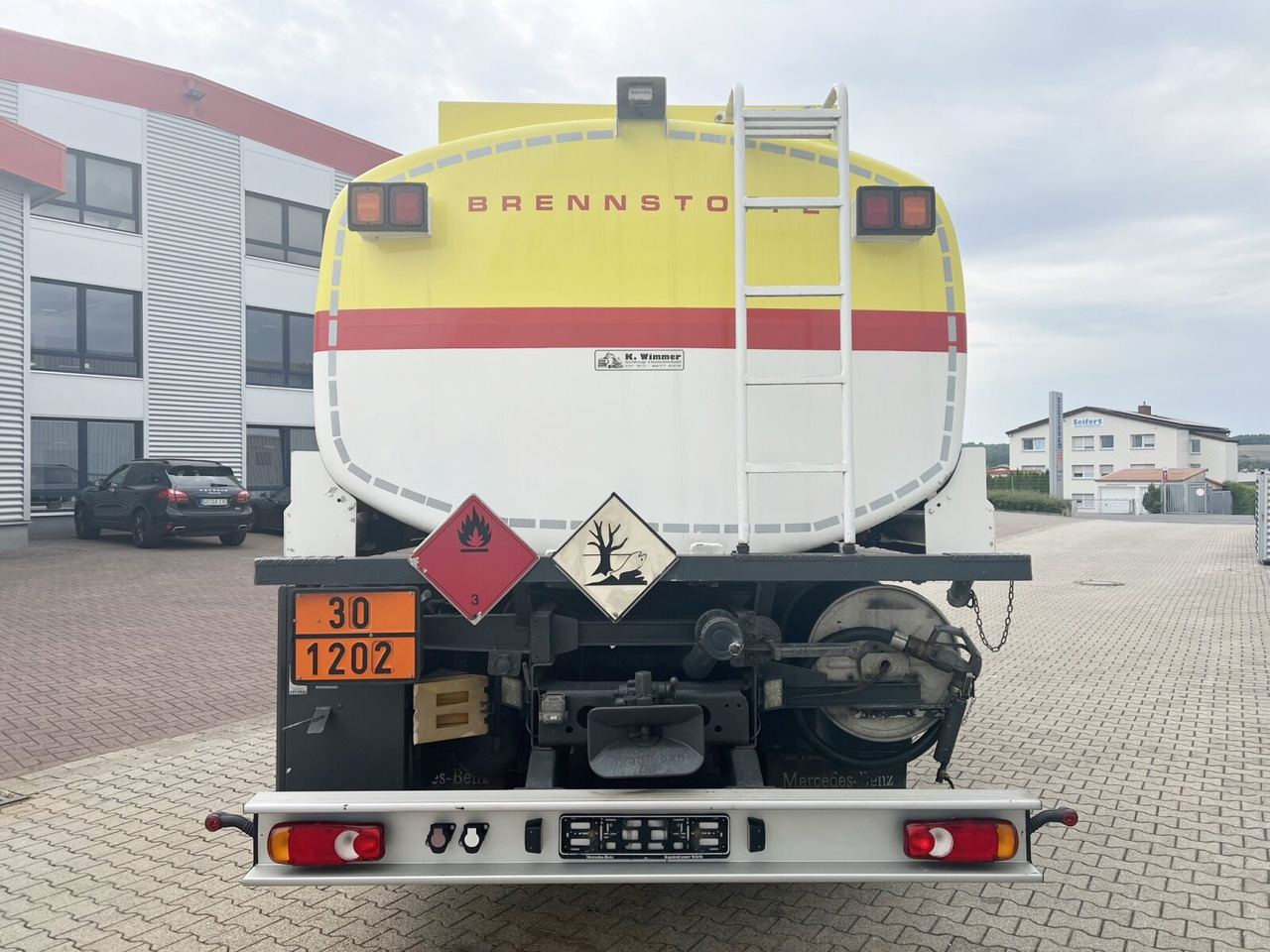 Tank truck Mercedes-Benz Actros 1844 L 4x2 Actros 1844 L 4x2, Tank 14.250l: picture 12 Tank truck Mercedes-Benz Actros 1844 L 4x2 Actros 1844 L 4x2, Tank 14.250l: picture 12